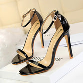 Sommer neue Europäische stil mode super high heels lackleder offene spitze sandalen sexy nachtclub frauen heels